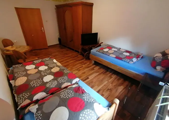 Zur Goldenen Glocke Inhaberin Katja Koppik * Dassel